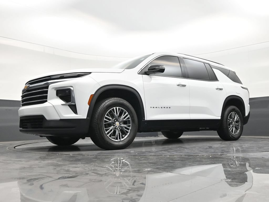 Used 2025 Chevrolet Traverse LT FWD image 20