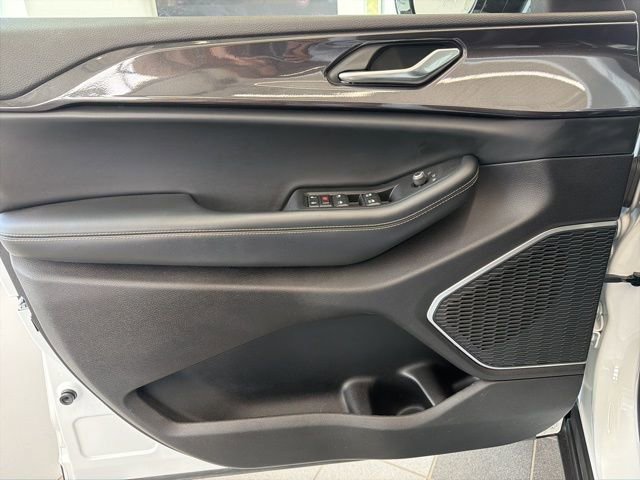 Used 2021 Jeep Grand Cherokee L Laredo AWD/4WD image 21