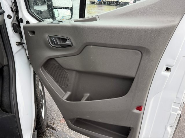 Used 2022 Ford Transit 150 Low Roof RWD image 23