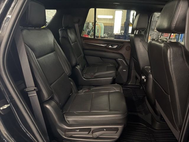 Used 2022 GMC Yukon Denali w/ Advanced Technology Package image 19