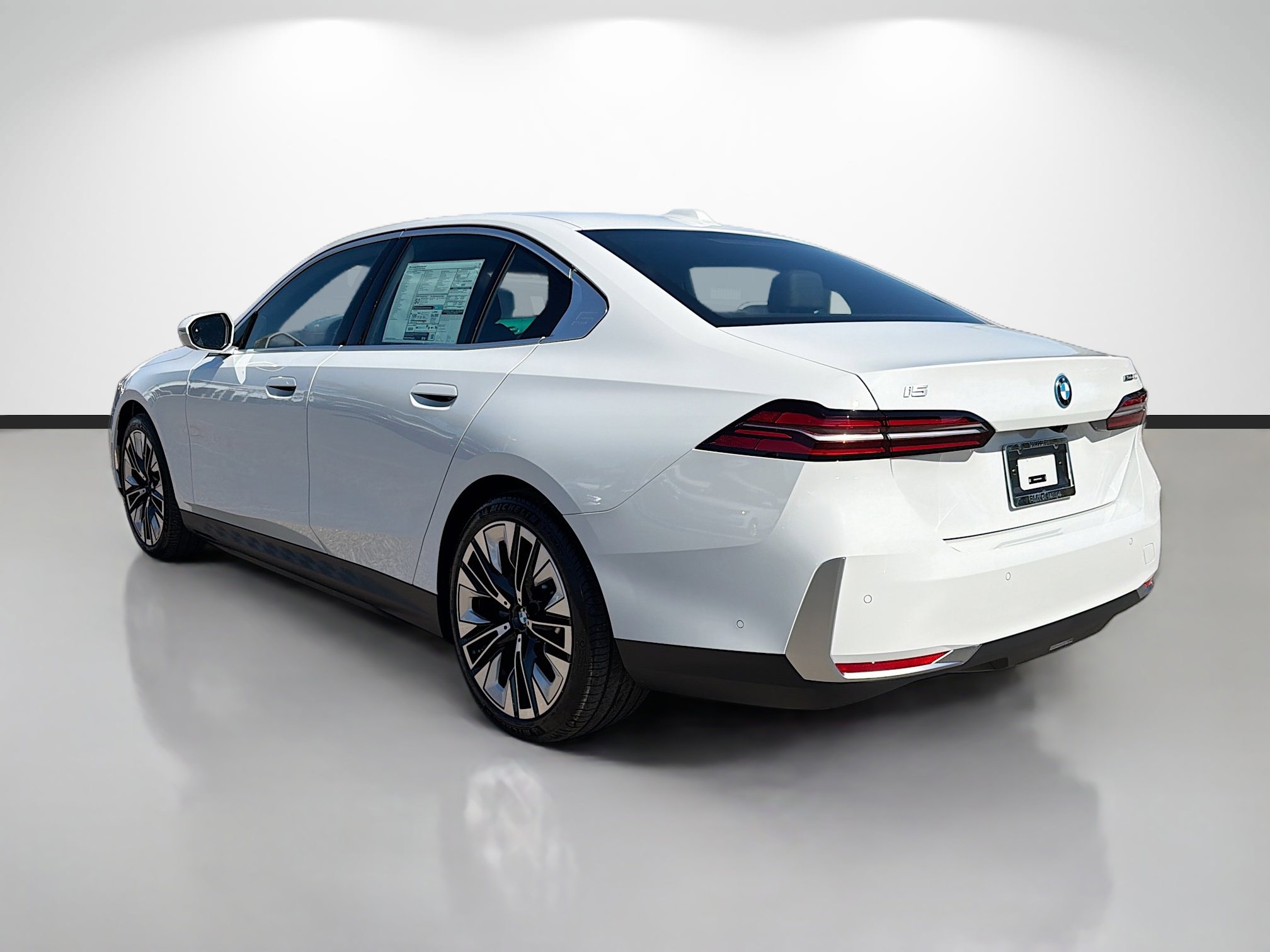 New 2026 BMW i5 eDrive40 image 5