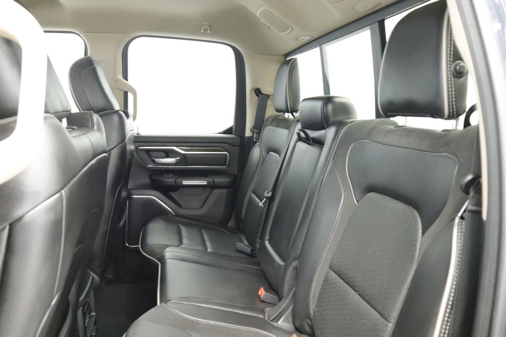 Used 2019 RAM 1500 Laramie AWD/4WD image 17