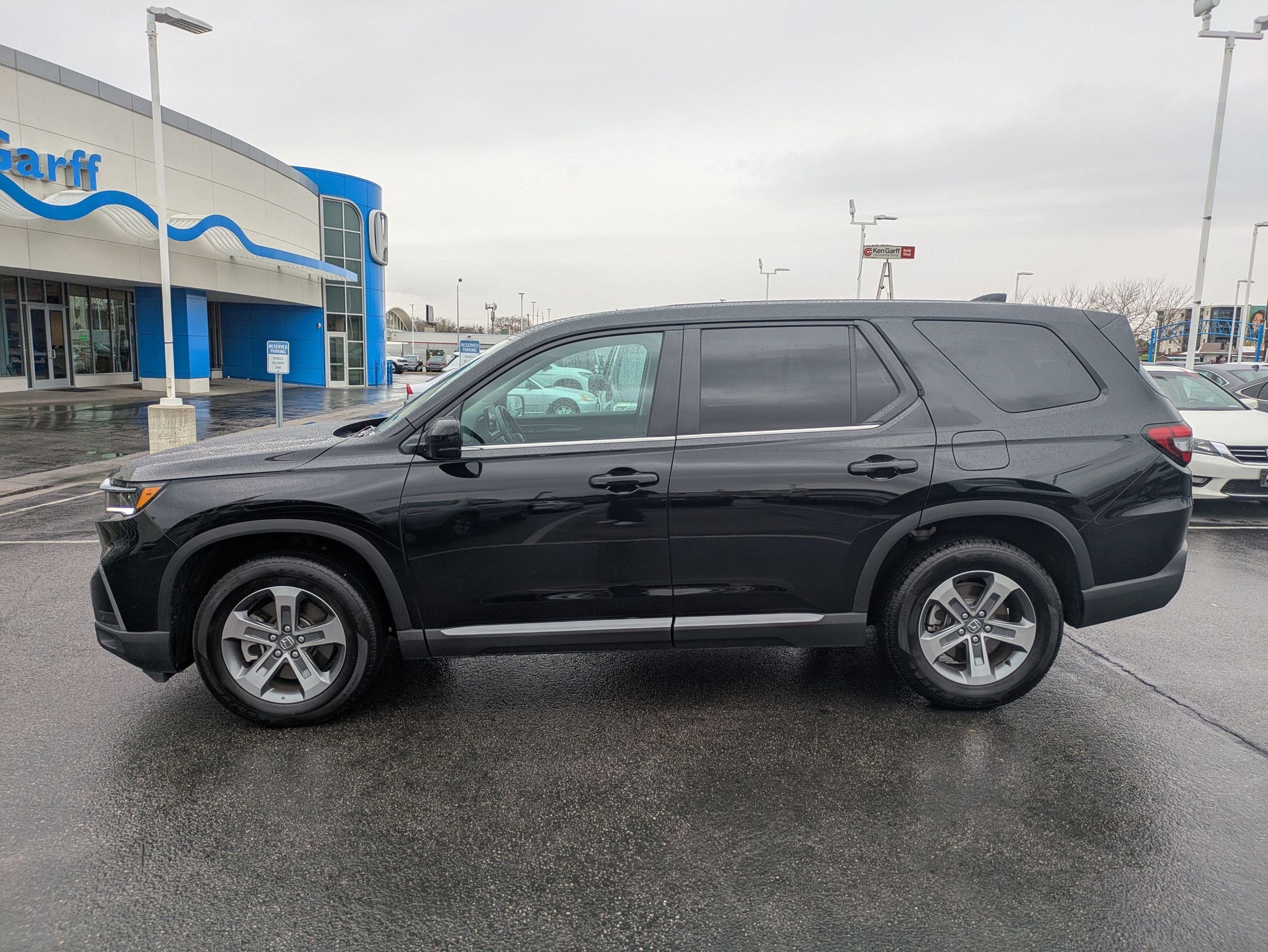 Used 2025 Honda Pilot EX-L image 9