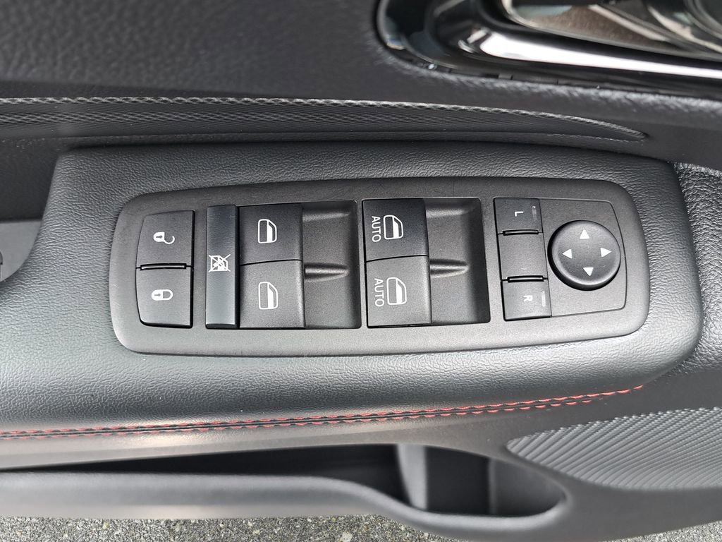 Certified 2025 Dodge Durango GT image 32