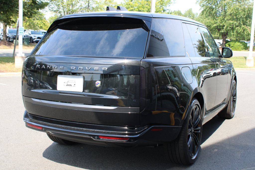 New 2027 Land Rover Range Rover SE AWD/4WD image 3