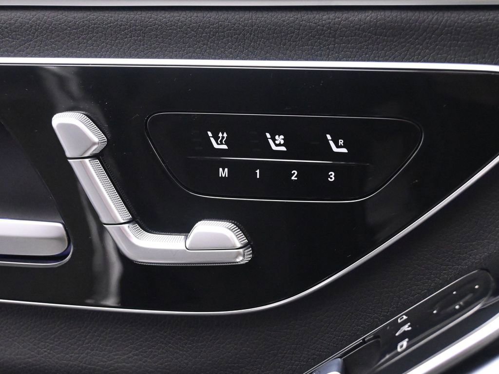 Used 2023 Mercedes-Benz S 500 4MATIC w/ AMG Line image 56