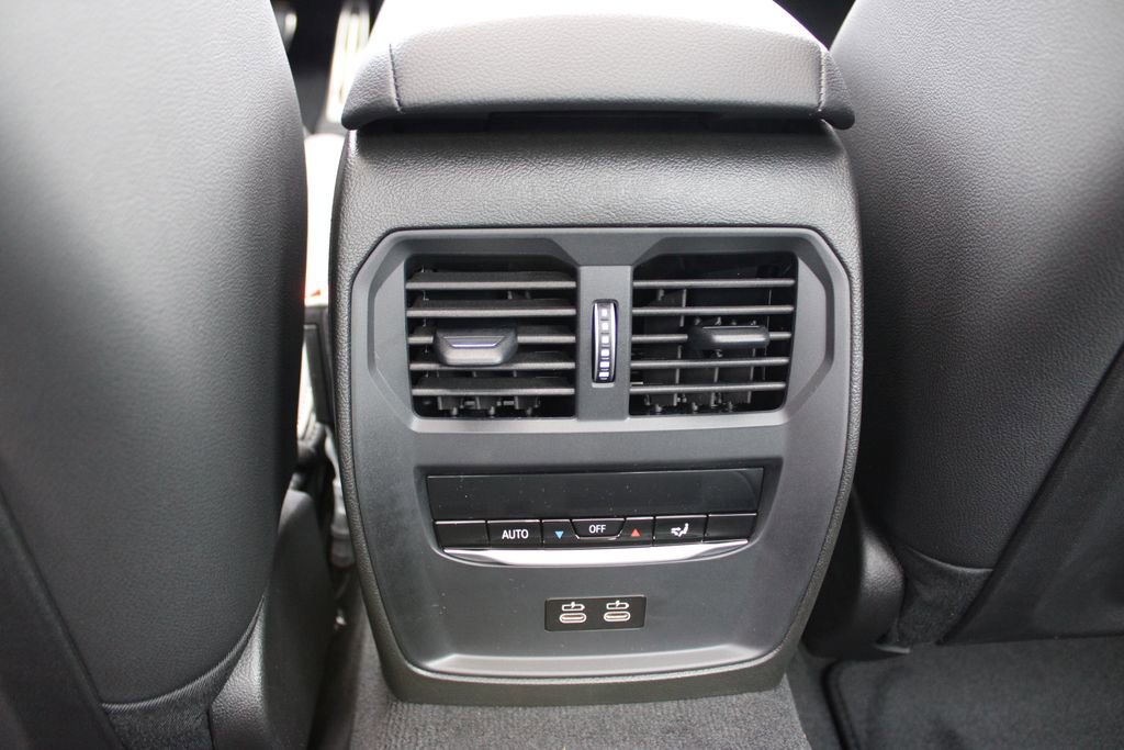 New 2025 BMW 330i xDrive Sedan w/ M Sport Package image 39