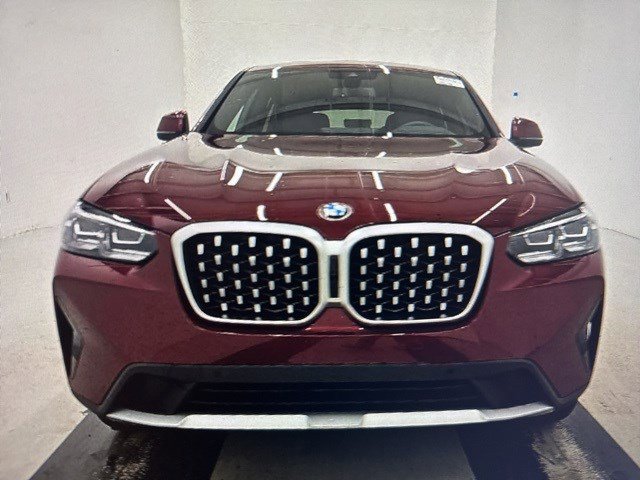 Certified 2025 BMW X4 xDrive30i image 2
