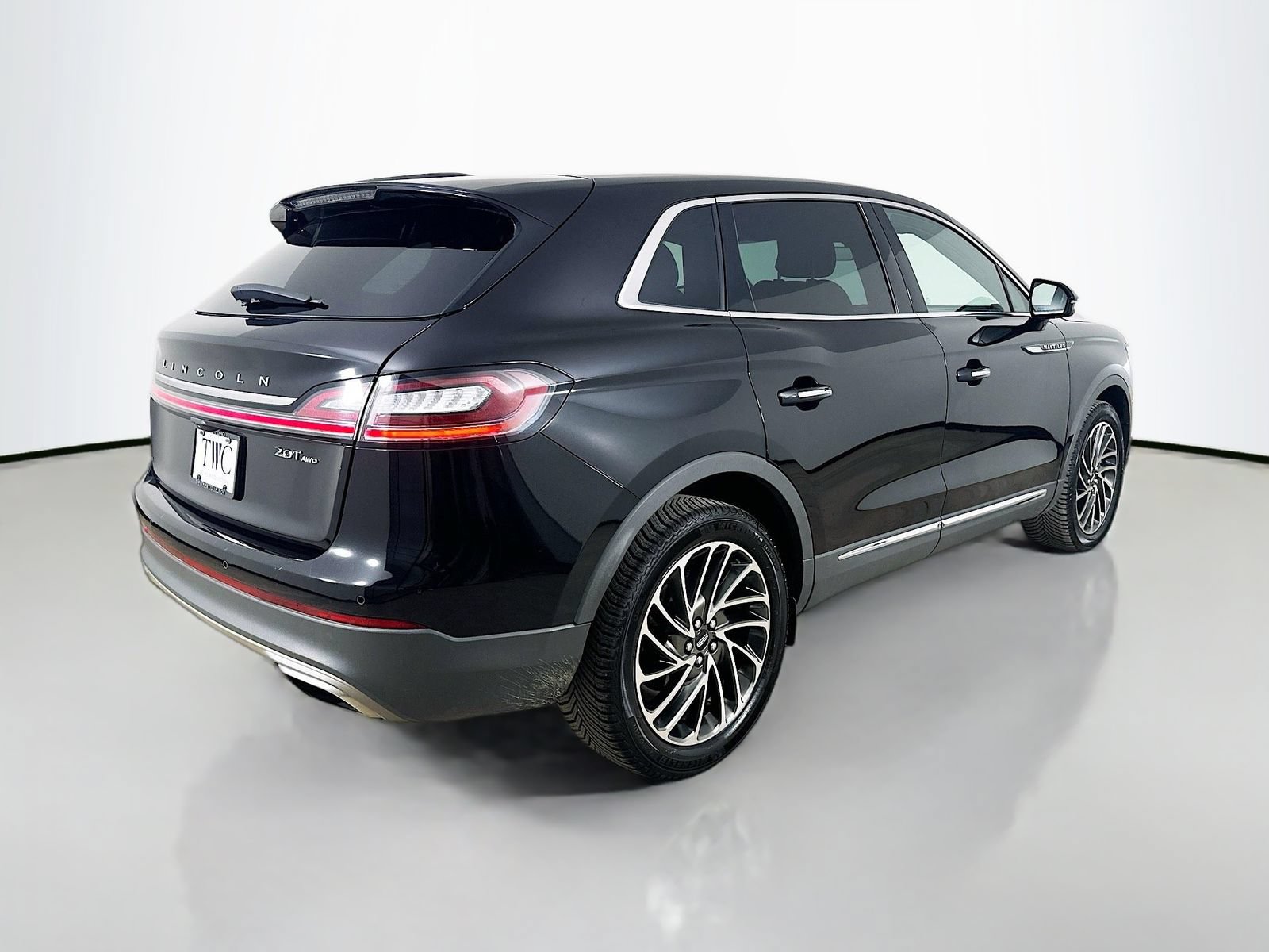 Used 2019 Lincoln Nautilus Reserve AWD/4WD image 5