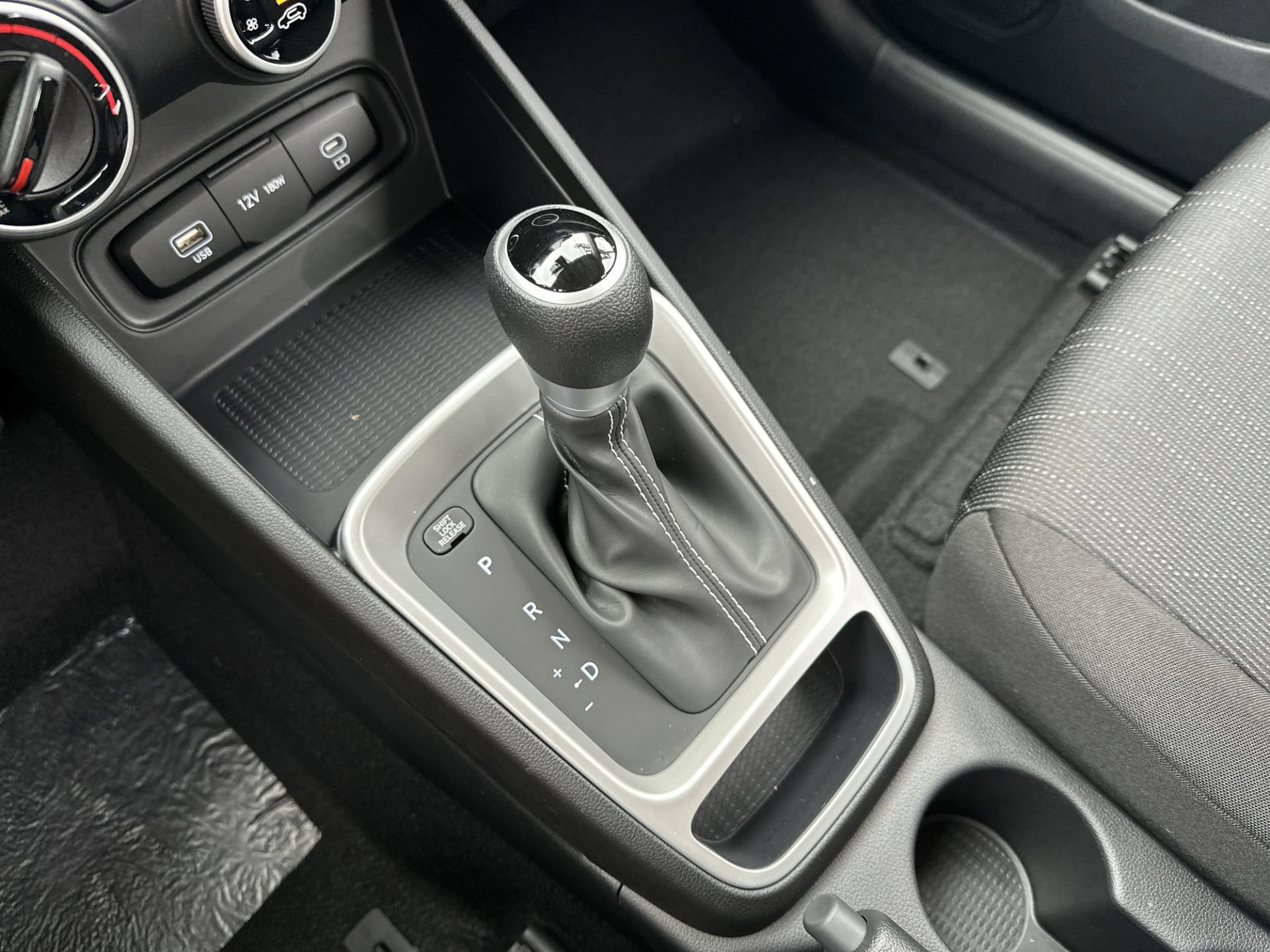 New 2026 Hyundai Venue SE FWD image 19