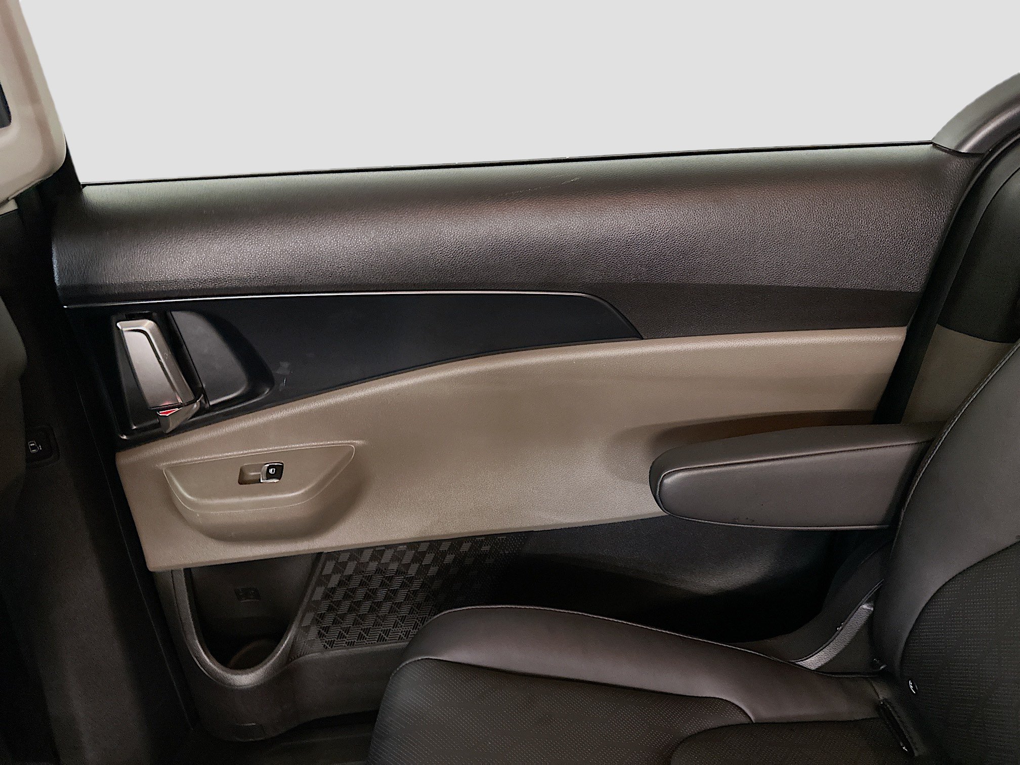 Used 2026 Kia Carnival FWD image 32