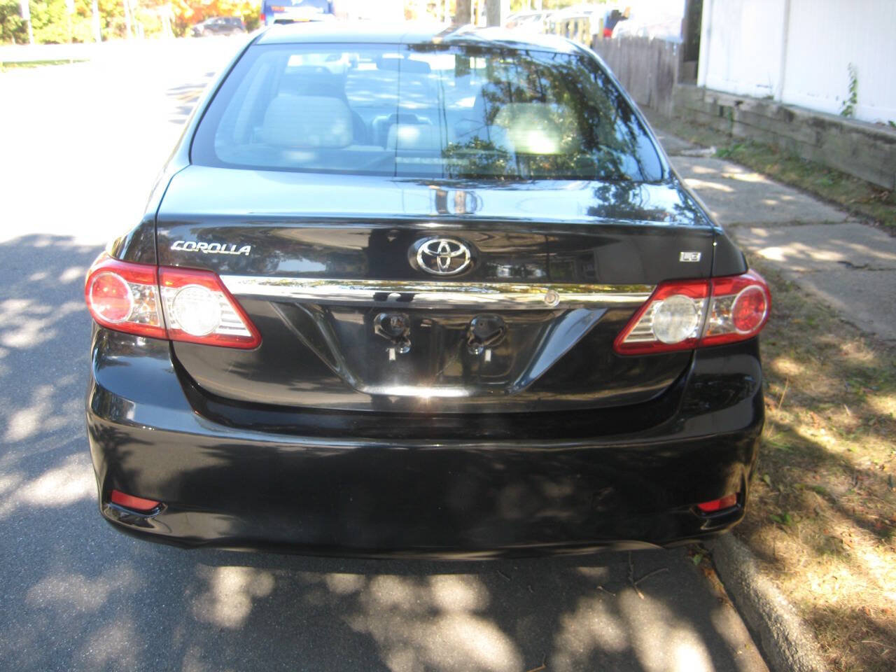 Used 2013 Toyota Corolla LE FWD image 6