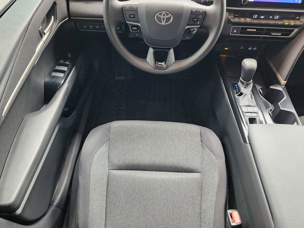 Used 2025 Toyota Camry LE w/ Convenience Package FWD image 11