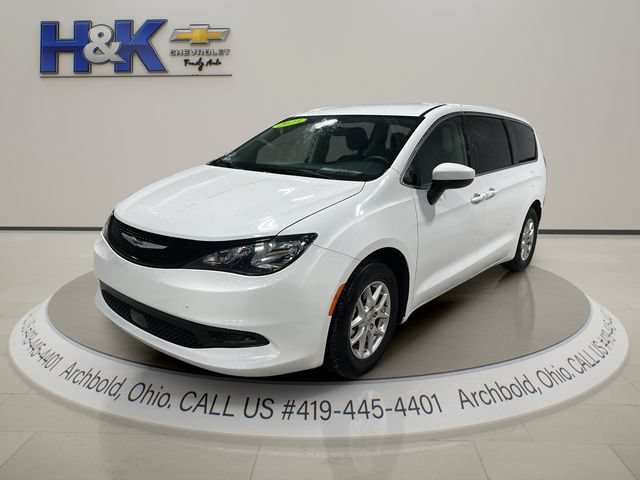 Used 2023 Chrysler Voyager LX FWD image 3