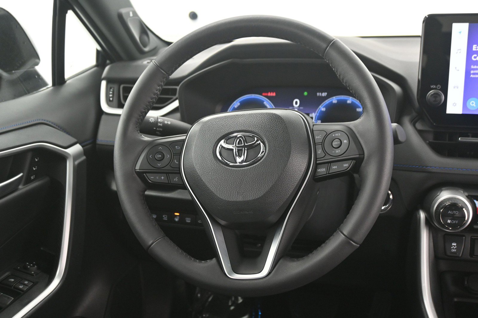 Used 2024 Toyota RAV4 XSE w/ Advanced Technology Package AWD/4WD image 19