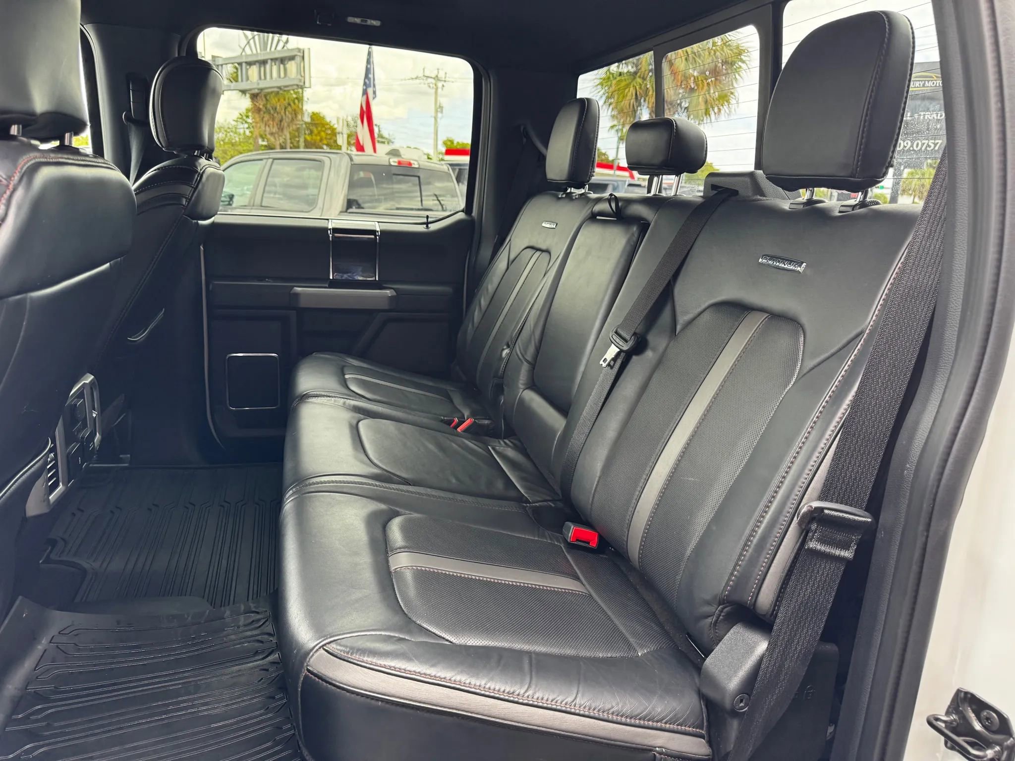 Used 2020 Ford F350 Platinum w/ FX4 Off-Road Package AWD/4WD image 24