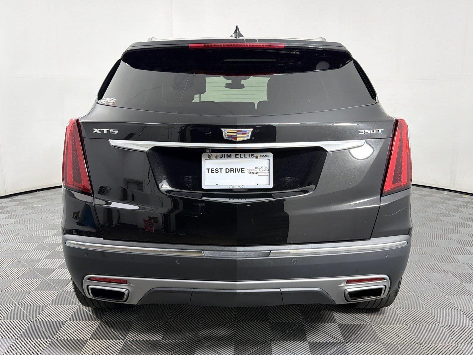 Certified 2023 Cadillac XT5 Premium Luxury w/ LPO, Floor Liner Package FWD image 5