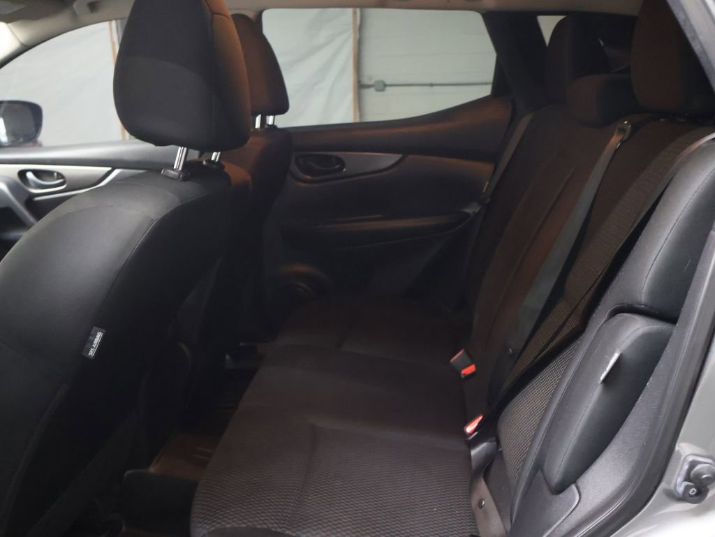 Used 2022 Nissan Rogue Sport S image 15