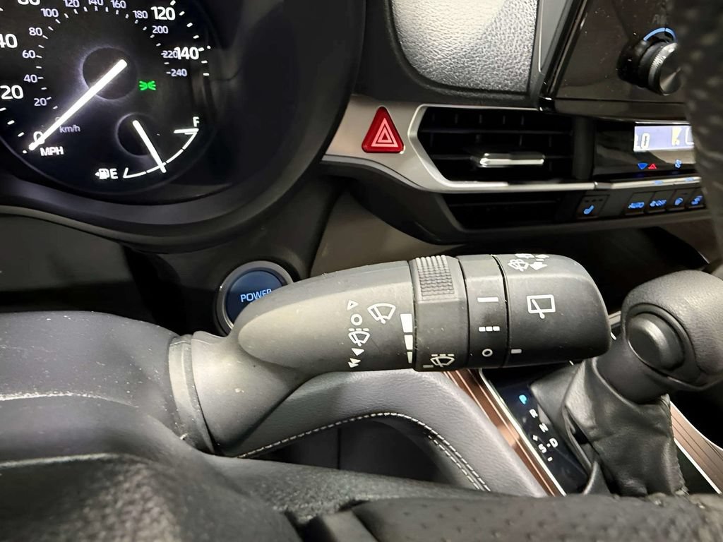 Used 2024 Toyota Sienna LE AWD/4WD image 36