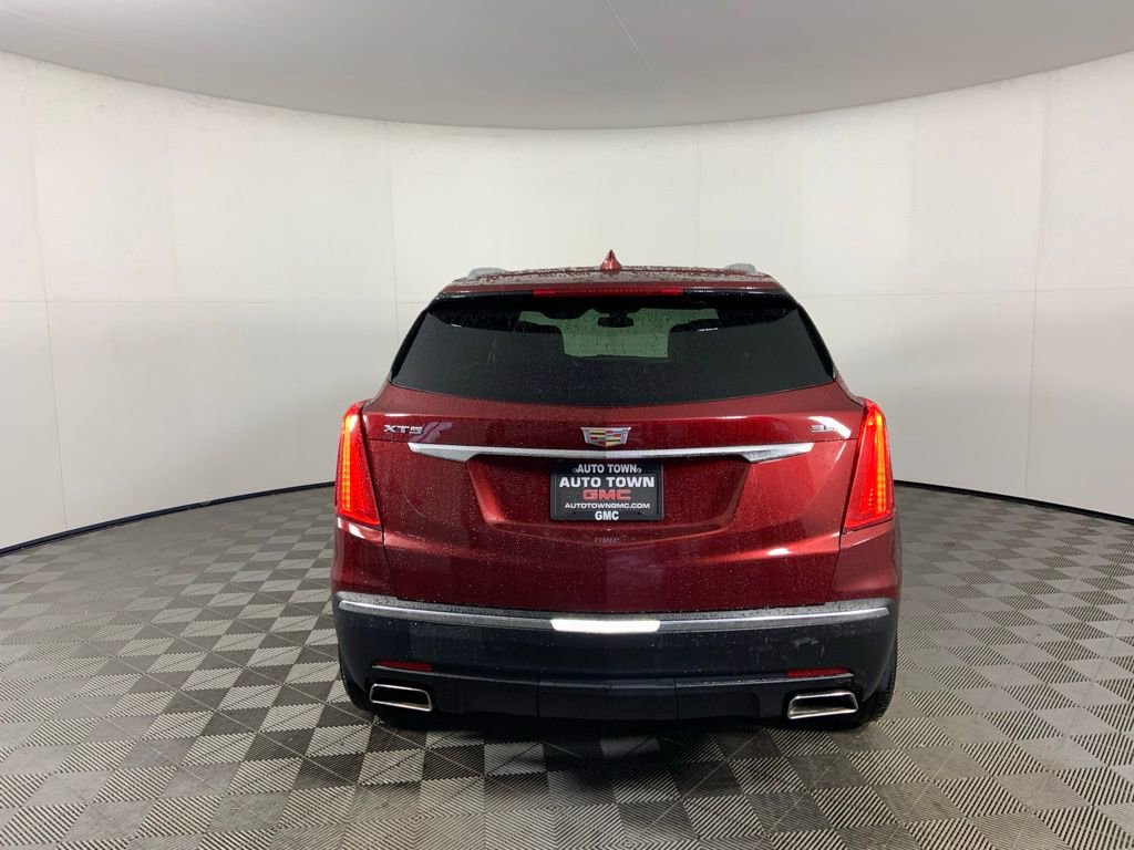 Used 2018 Cadillac XT5 Luxury w/ Driver Awareness Package FWD image 9