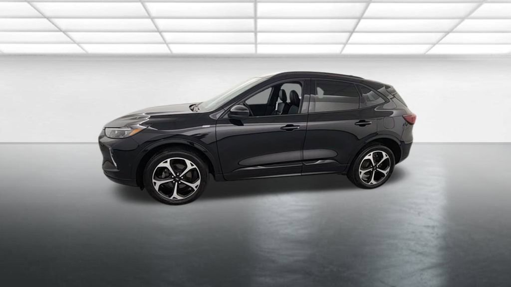 Used 2023 Ford Escape ST-Line Elite w/ Premium Technology Package image 4