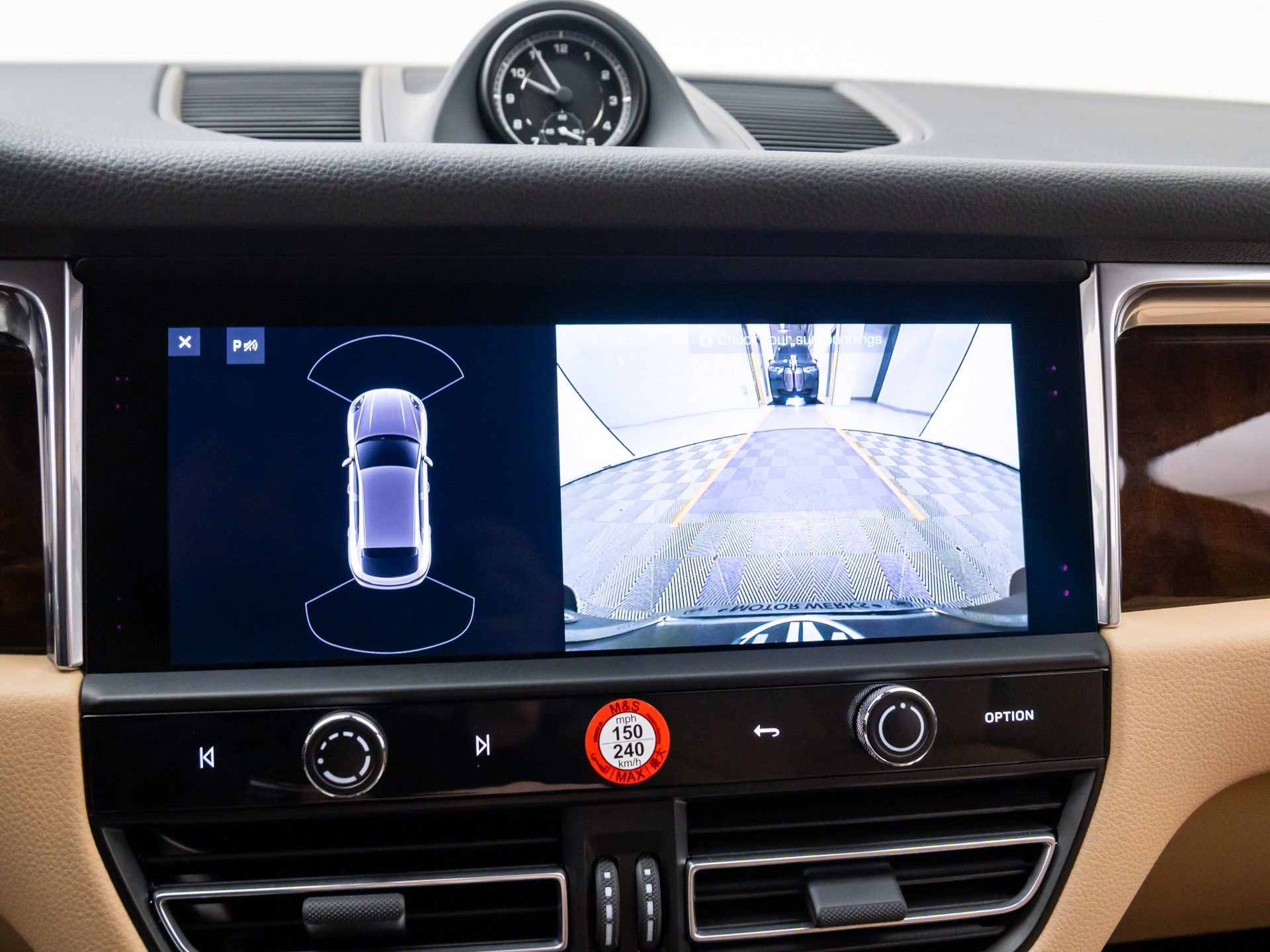 Certified 2025 Porsche Macan image 25