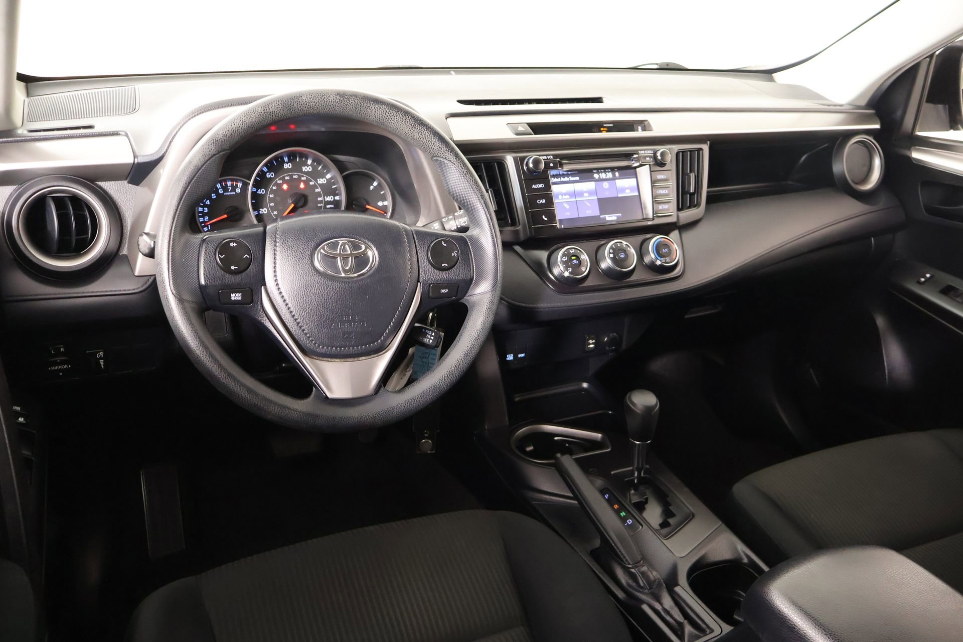 Used 2016 Toyota RAV4 LE image 2