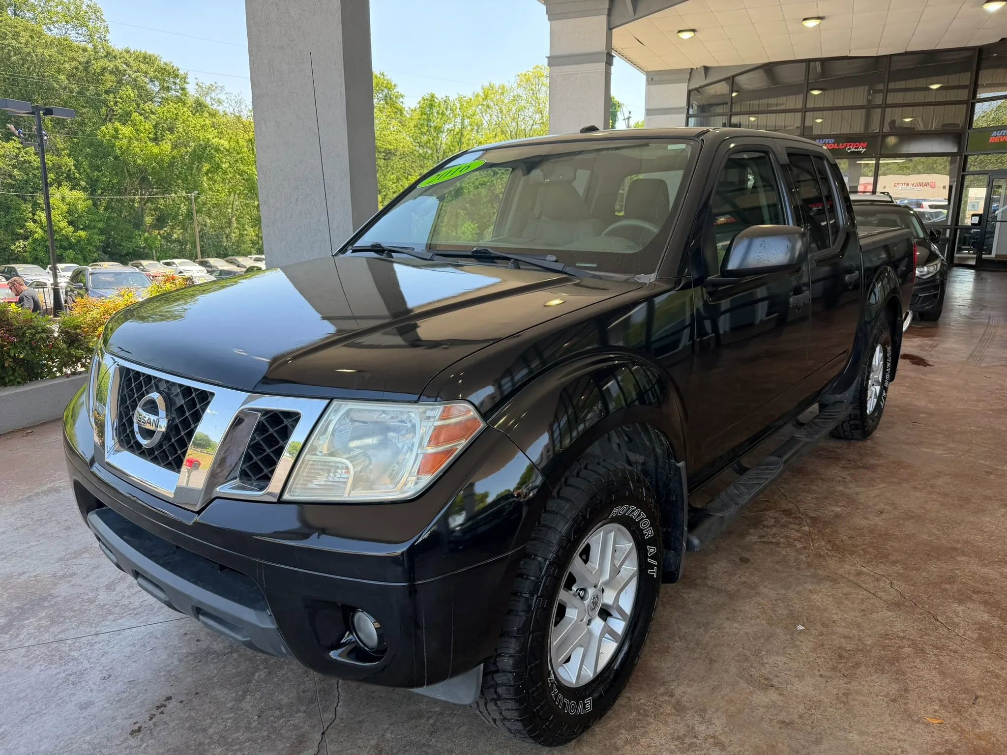 Used 2016 Nissan Frontier SV w/ SV Value Truck Package AWD/4WD image 3