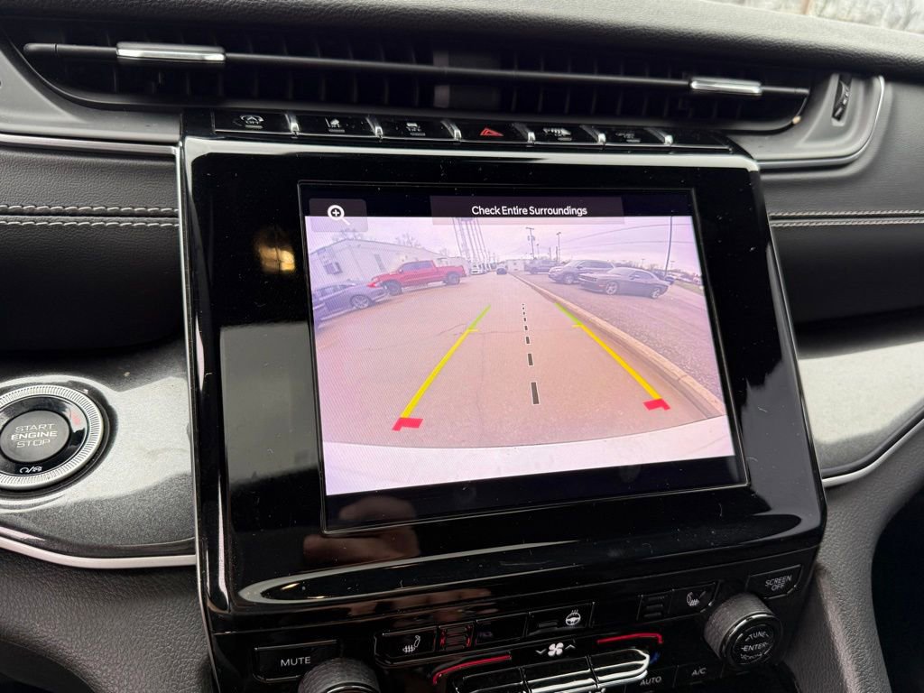 Used 2023 Jeep Grand Cherokee L Laredo image 20