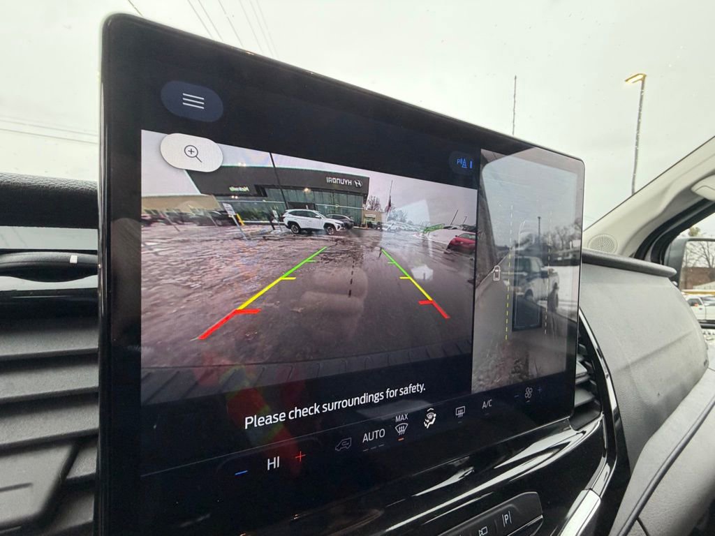 Used 2023 Ford Transit 350 XLT image 19