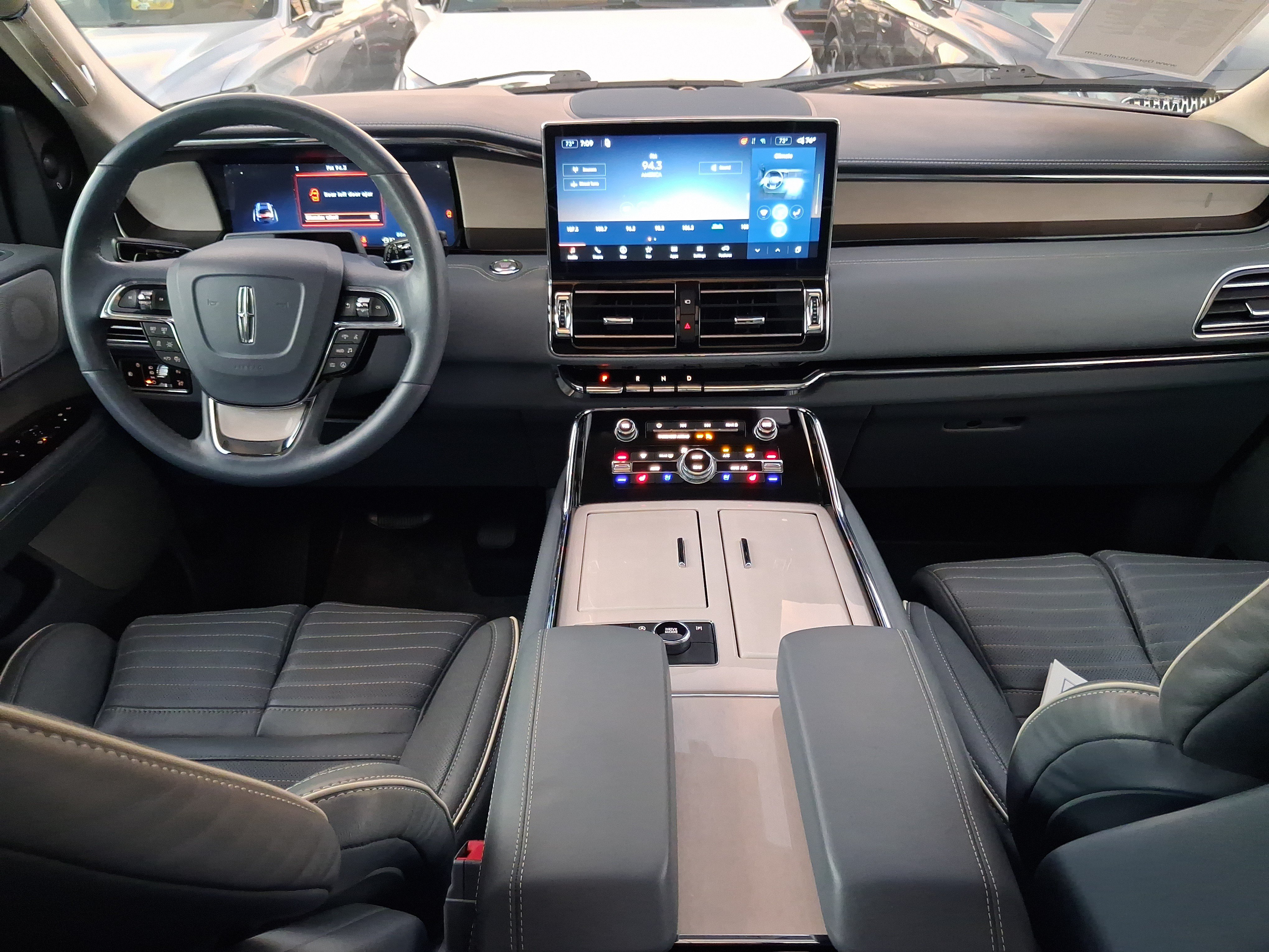 Certified 2022 Lincoln Navigator L Black Label AWD/4WD image 7
