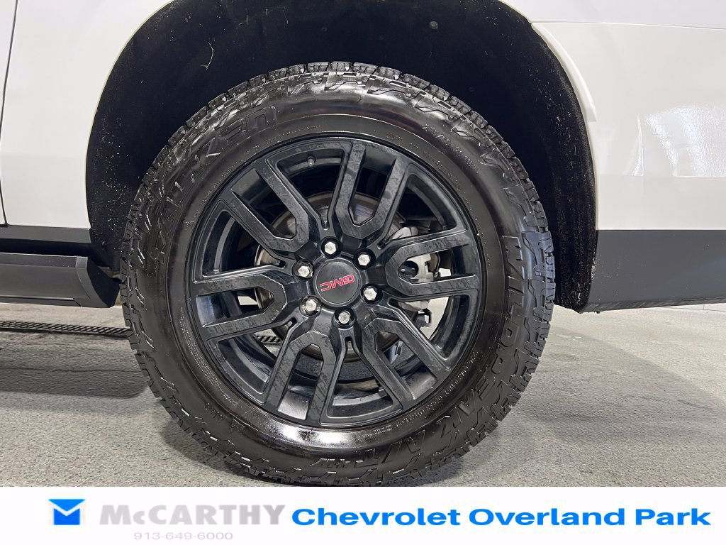 Used 2022 GMC Yukon XL AT4 AWD/4WD image 38