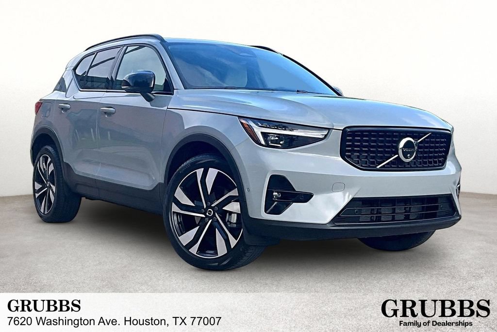 Certified 2026 Volvo XC40 B5 Ultra AWD/4WD image 1