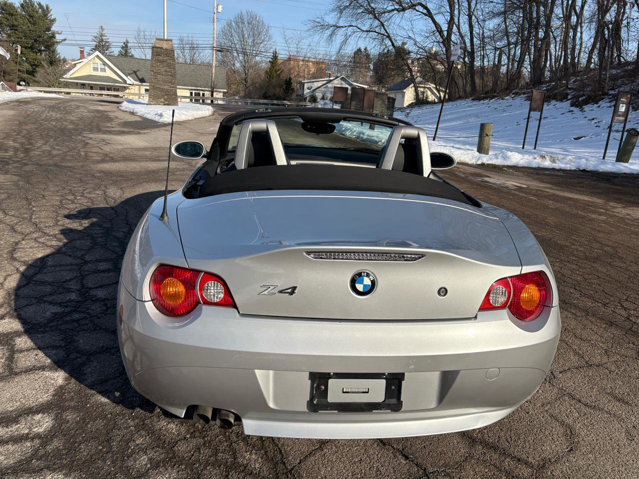 Used 2004 BMW Z4 2.5i image 17