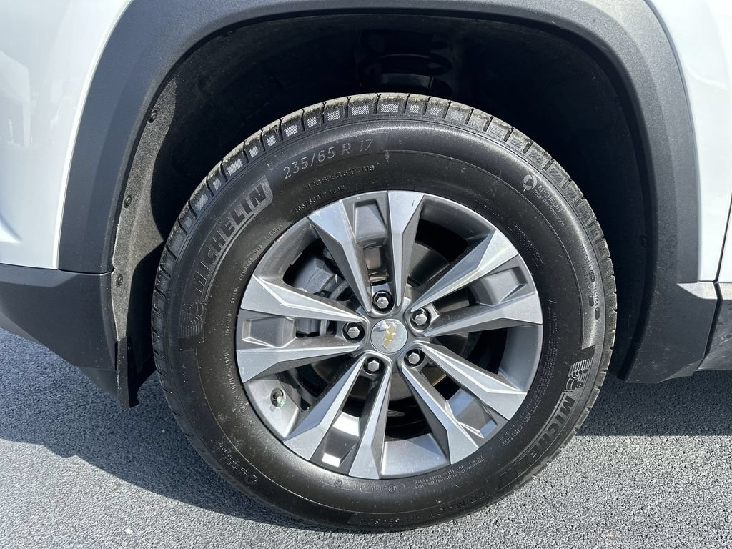 Used 2025 Chevrolet Equinox LT w/ Convenience Package II AWD/4WD image 16