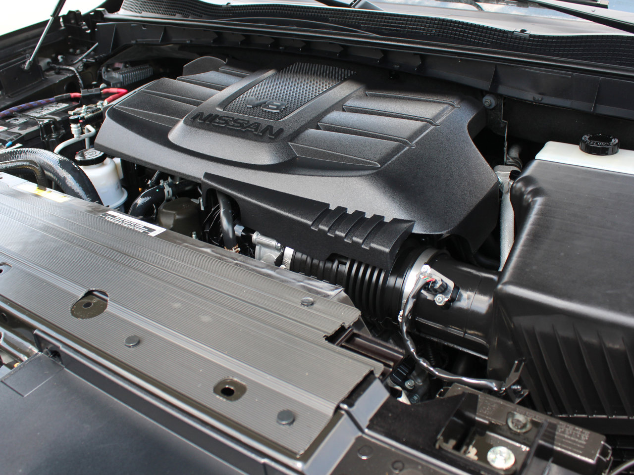 Used 2023 Nissan Titan SV w/ SV Utility Package image 18