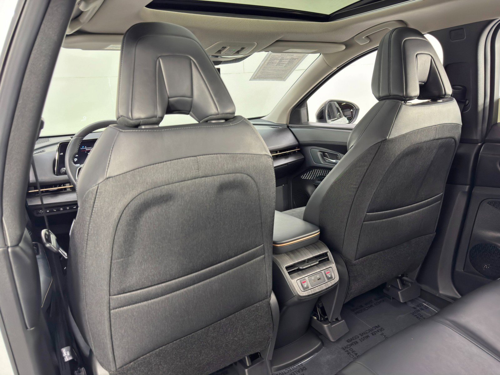 Used 2023 Nissan Ariya Premiere image 36