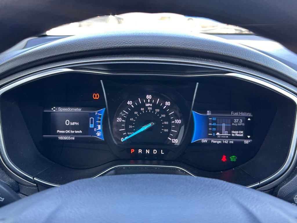 Used 2018 Ford Fusion SE image 25