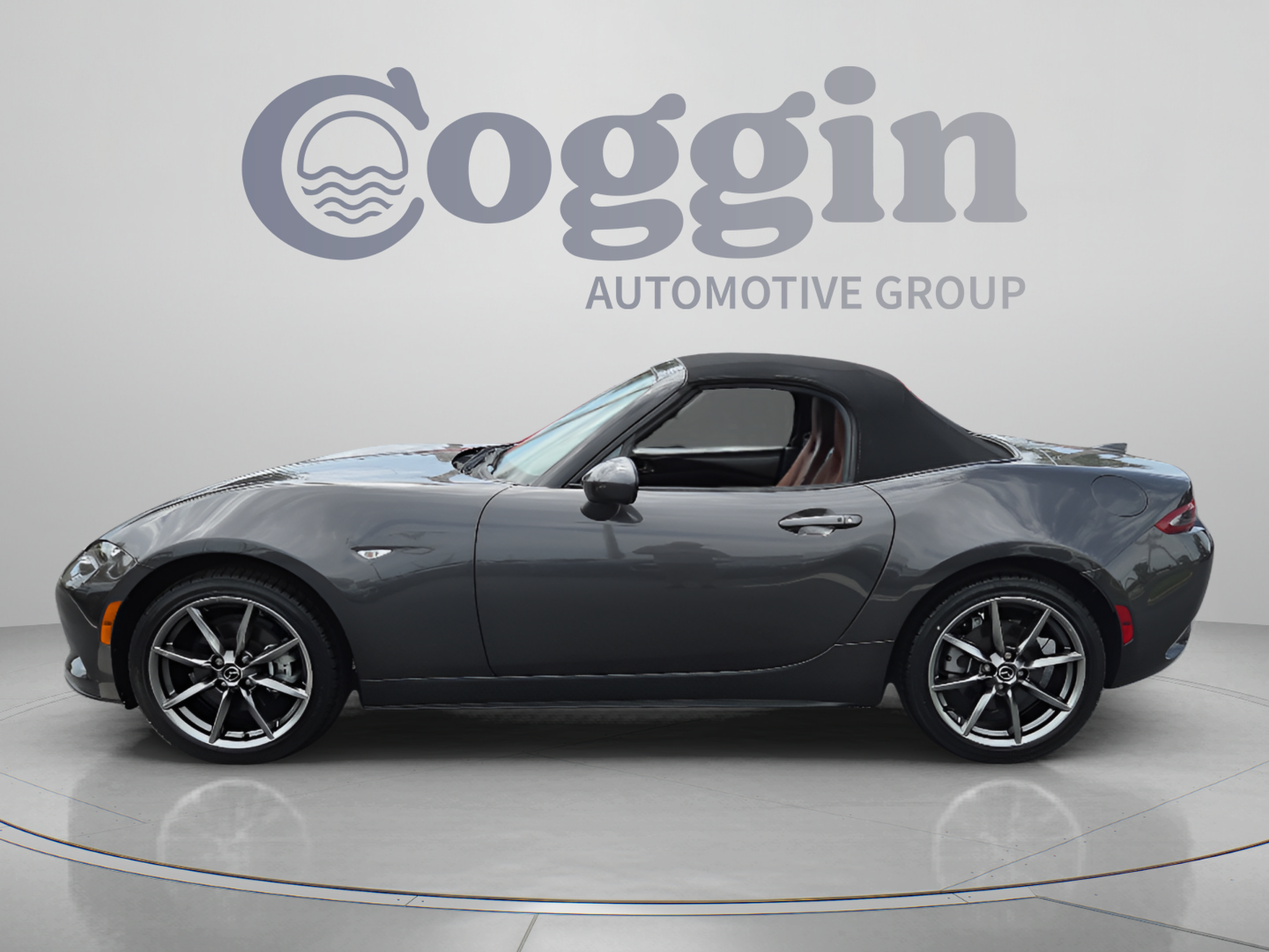 Used 2023 MAZDA MX-5 Miata Grand Touring RWD image 2