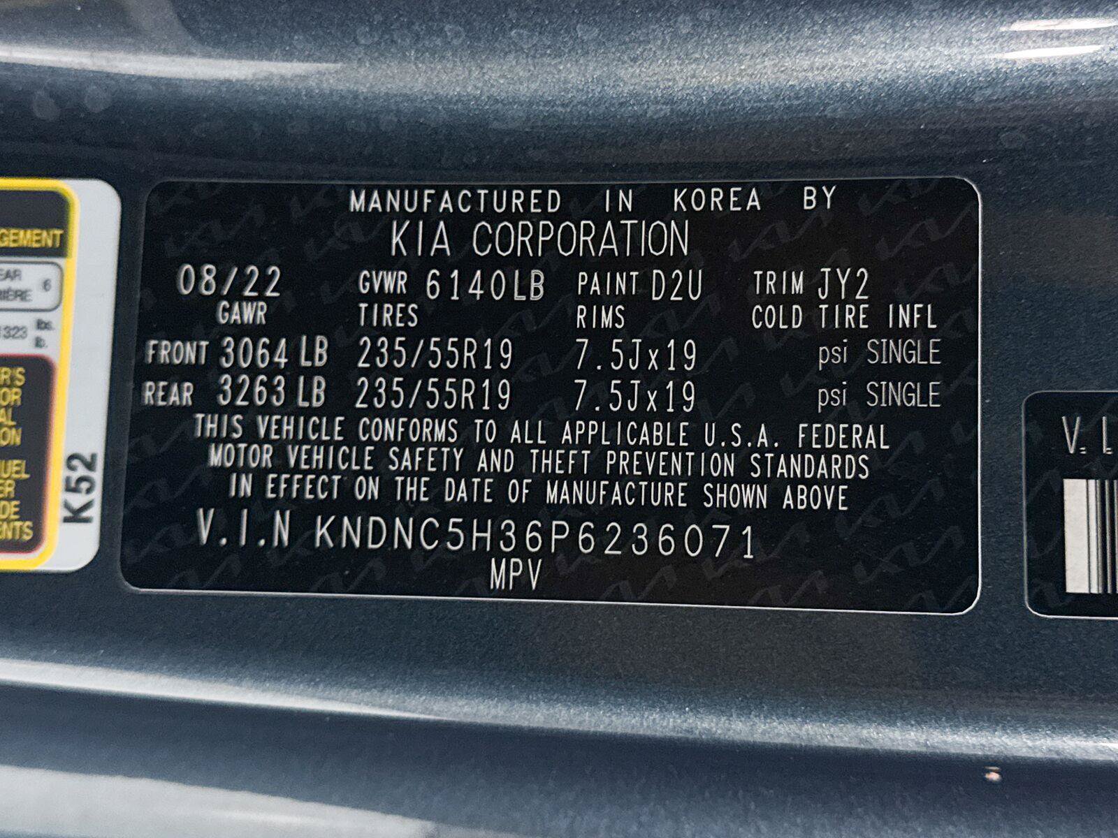 Used 2023 Kia Carnival EX FWD image 35