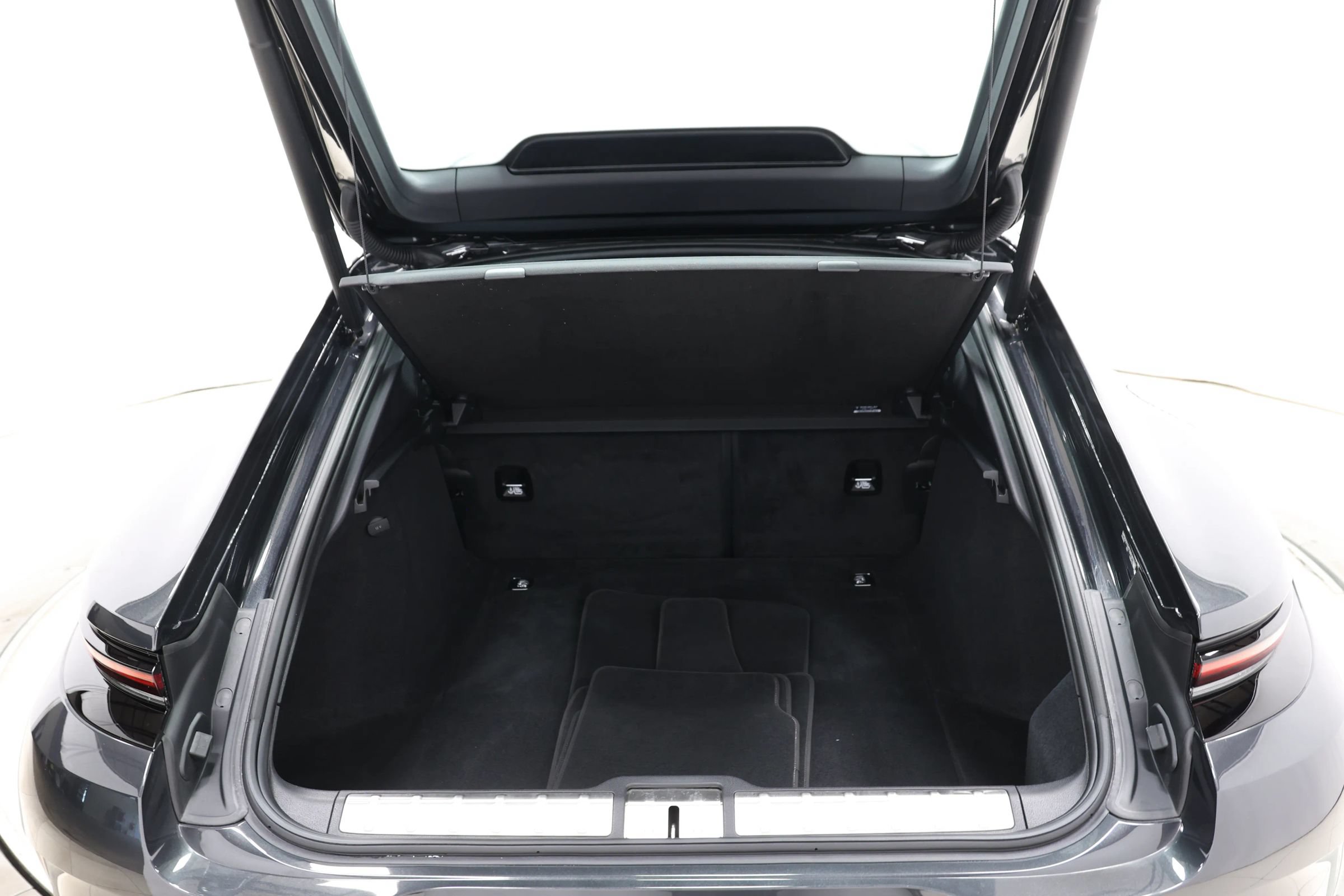 Used 2026 Porsche Panamera 4 w/ Premium Package AWD/4WD image 72