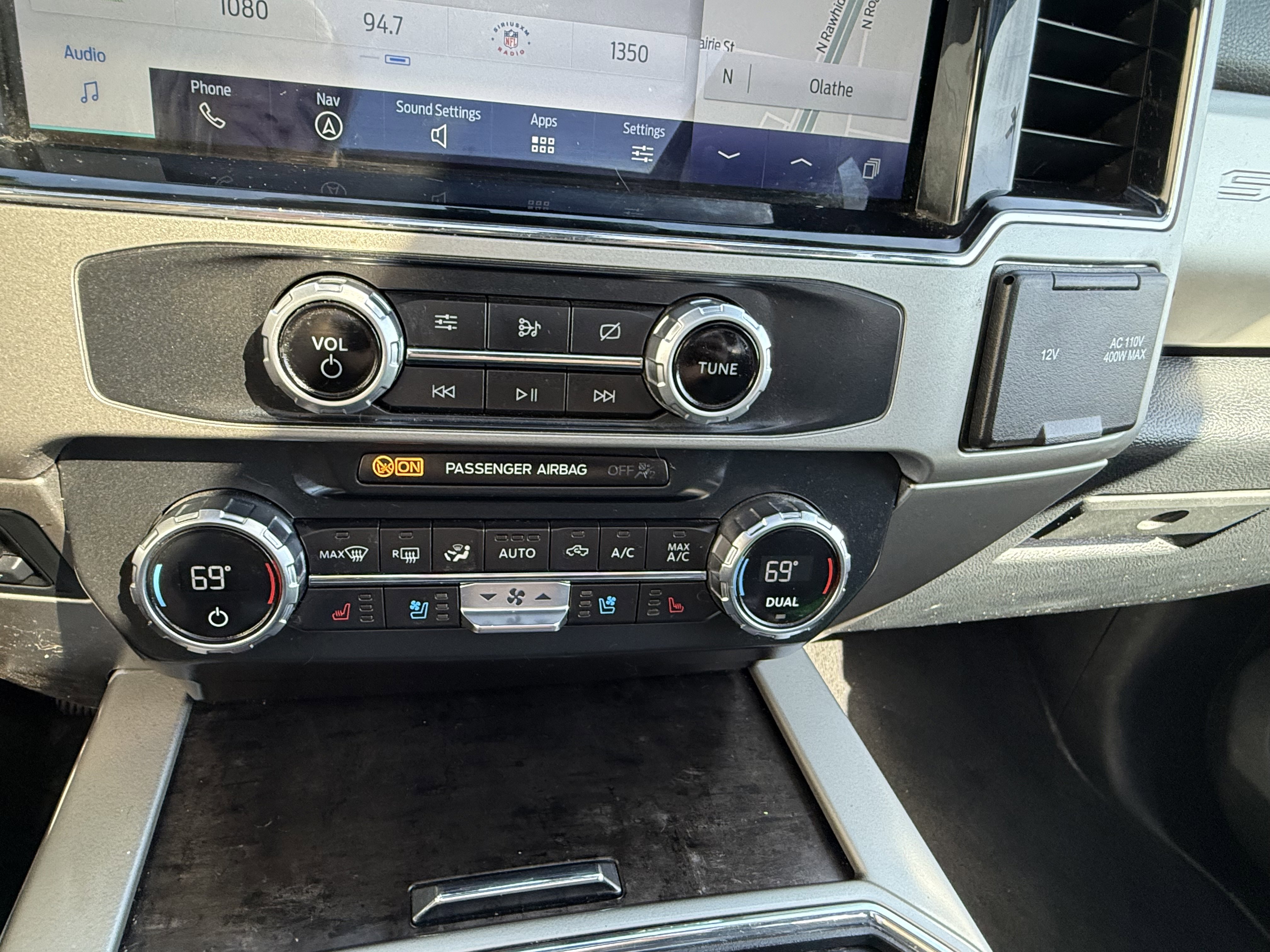 Used 2022 Ford F250 Lariat w/ Black Appearance Package image 24