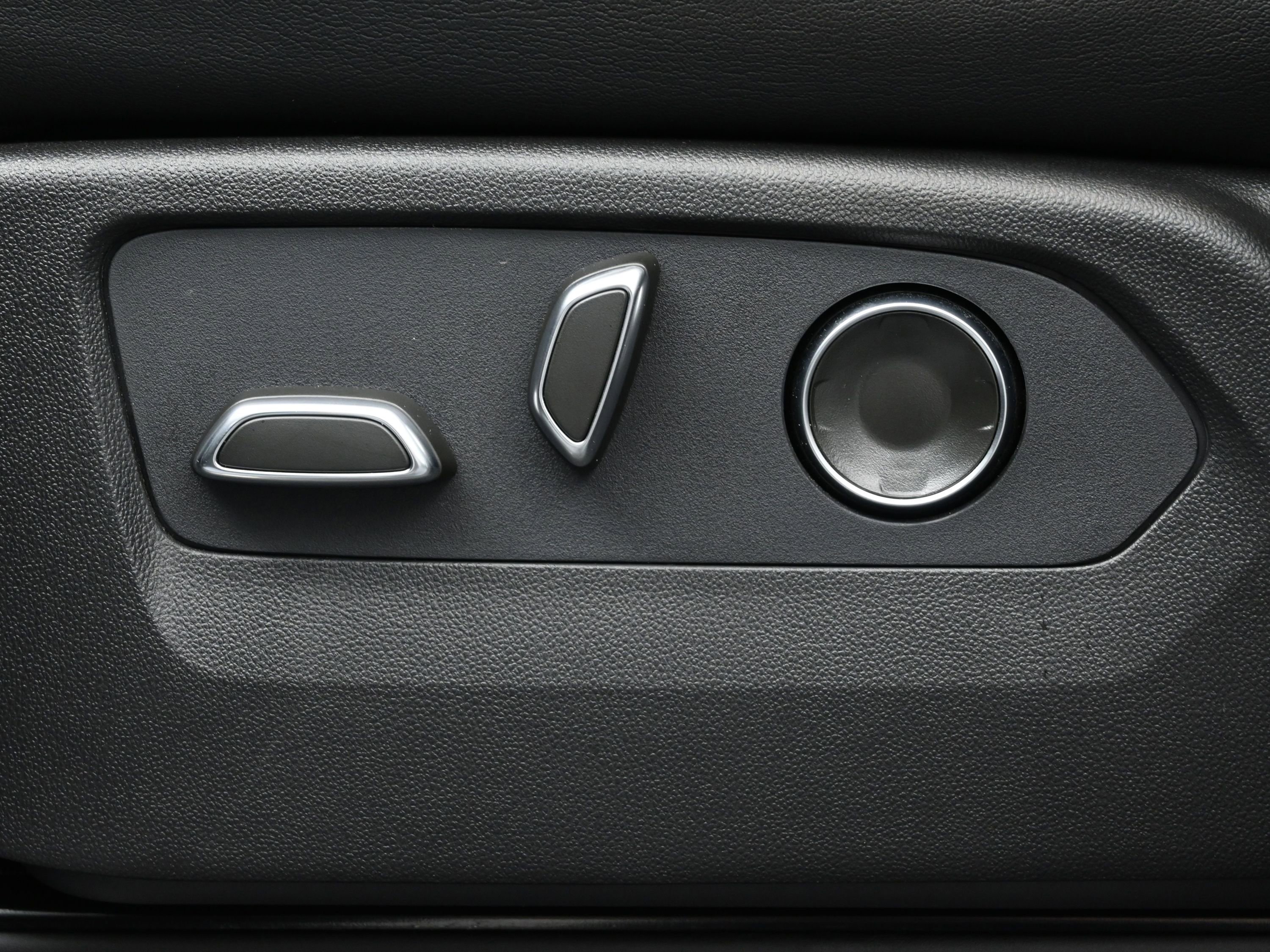 Used 2026 Cadillac Escalade Sport w/ Touring Package image 10