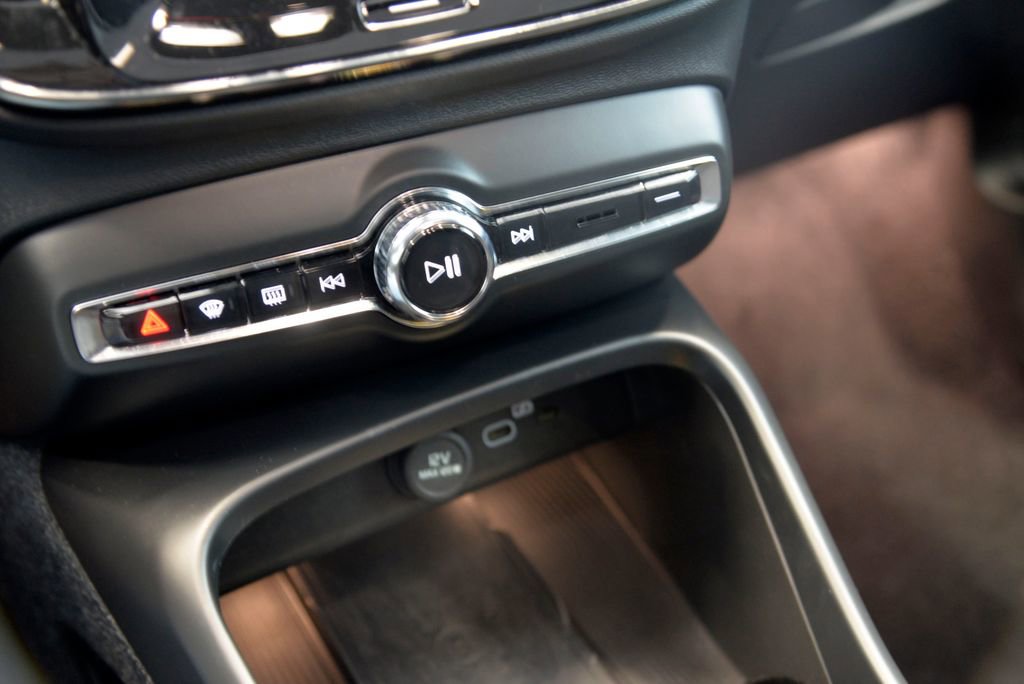 Used 2023 Volvo C40 P8 Recharge Plus image 24