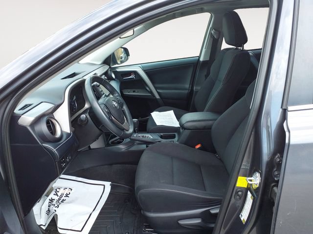 Used 2018 Toyota RAV4 XLE FWD image 9