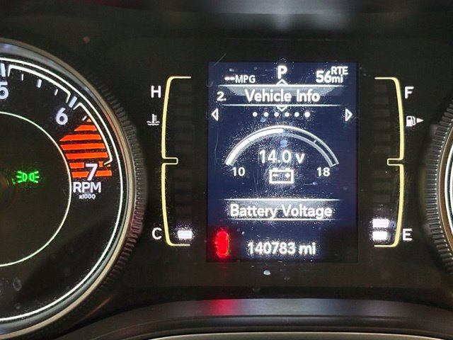 Used 2019 Jeep Cherokee Latitude w/ Cold Weather Group FWD image 30