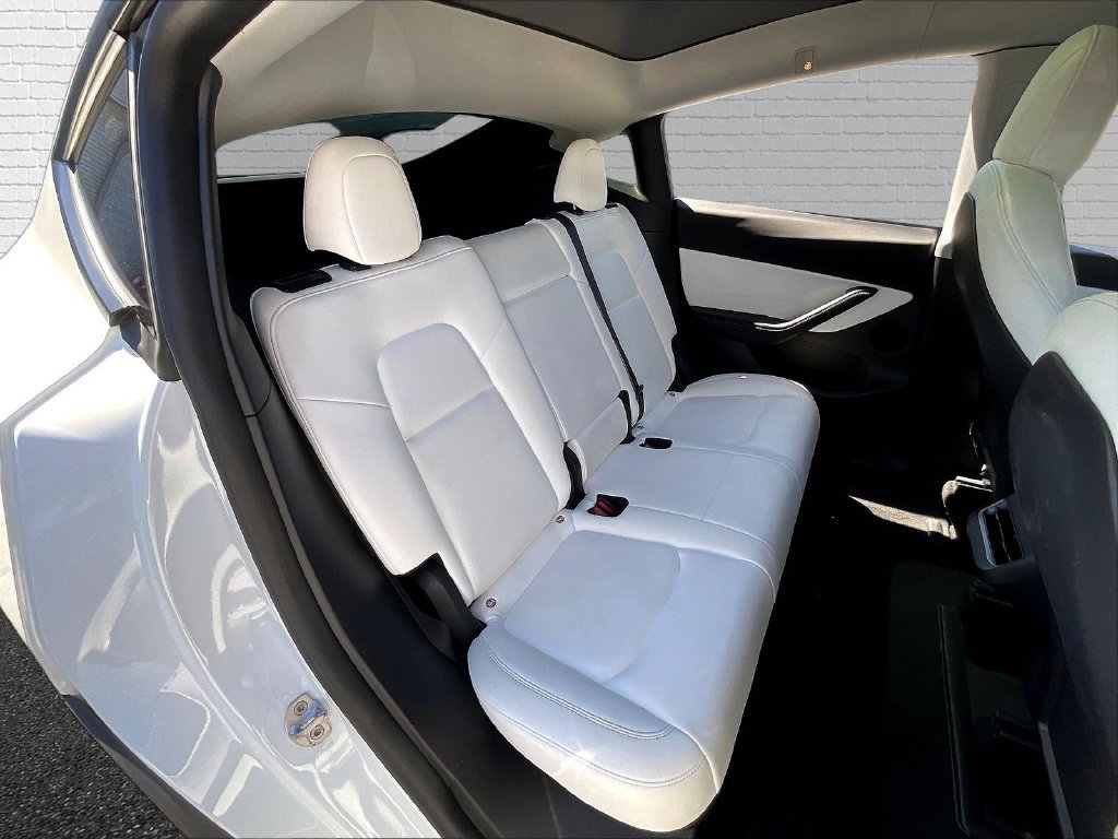 Used 2022 Tesla Model Y Performance AWD/4WD image 17