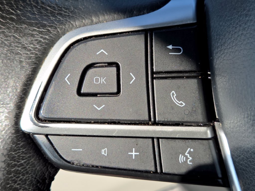 Used 2023 Toyota Sienna XLE FWD image 10