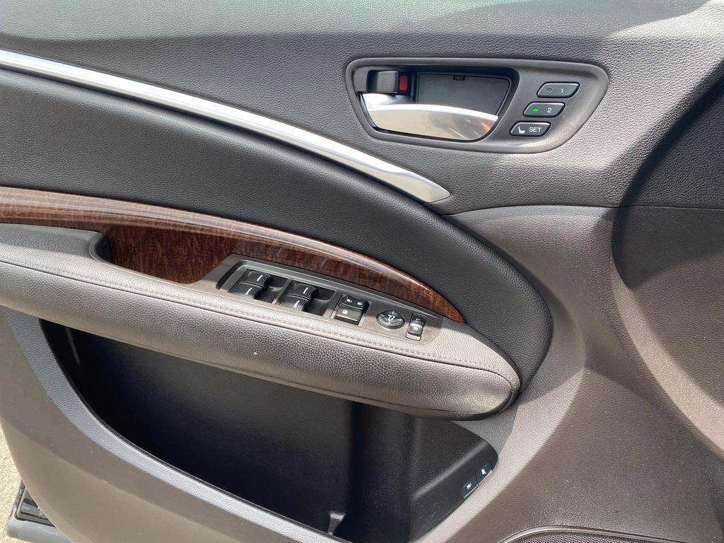 Used 2018 Acura MDX FWD image 13