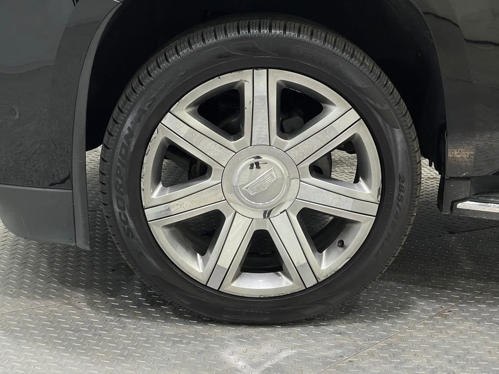 Used 2018 Cadillac Escalade Luxury image 38
